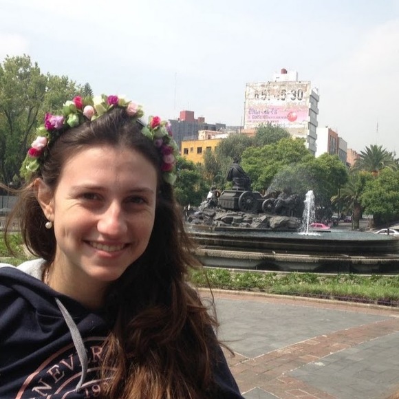 Meet your Posher, Trini - Picture 1 of 1